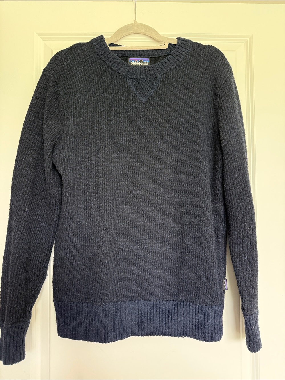 Patagonia Men's Crewneck Sweater in Charcoal Gray